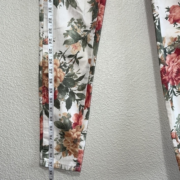 Zara Floral Jegging Jeans - Picture 7 of 12